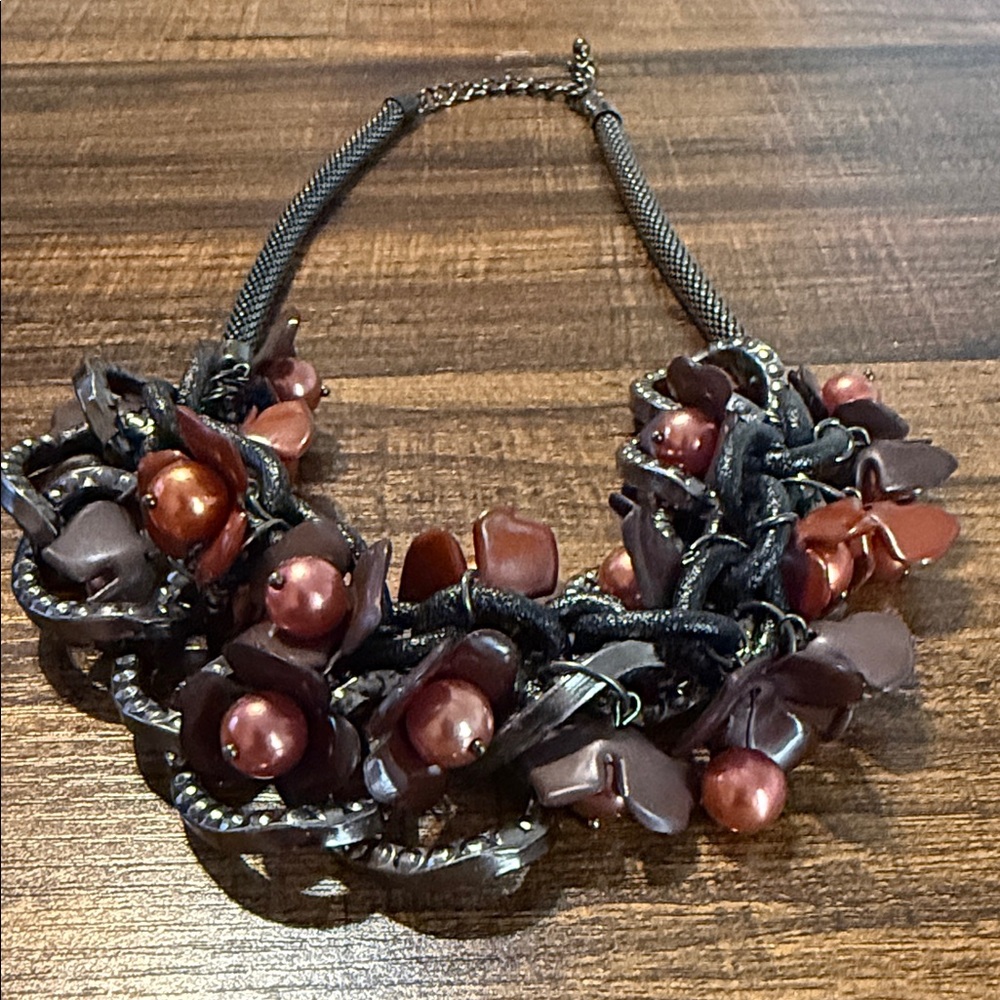 Chic Pewter and Brown Floral Necklace